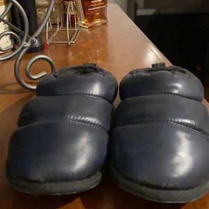 SOREL BLACK. - Cozy Mules size 8 fits 7.5 $40